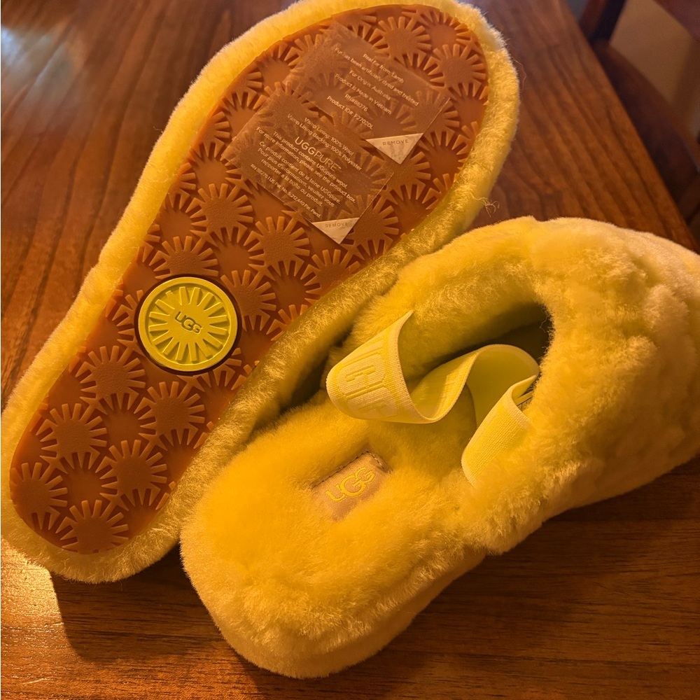 UGG Women's Fluffy Yellow Slippers